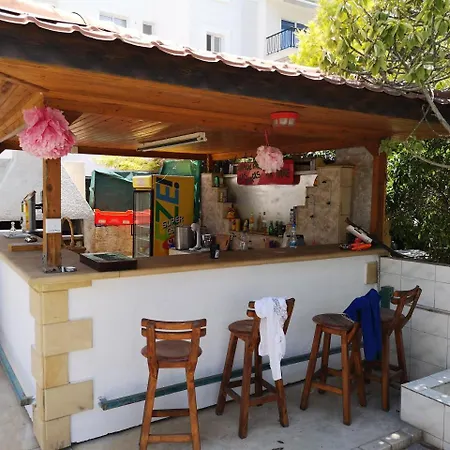 Lordos Seafront - Lovely One Bed On The Beach *